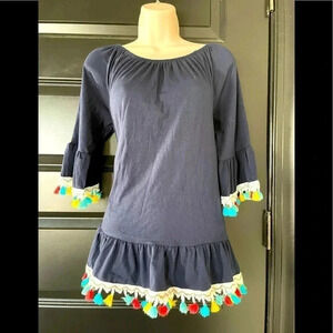 NWT- crown and Ivy Pom top